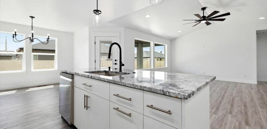 925 Black Mt Drive, Kimberly