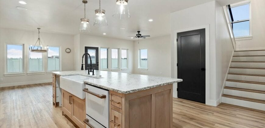689 Canyon Crest Drive W, Twin Falls ID