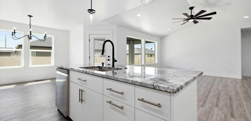 925 Black Mt Drive, Kimberly