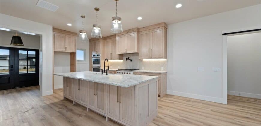 689 Canyon Crest Drive W, Twin Falls ID