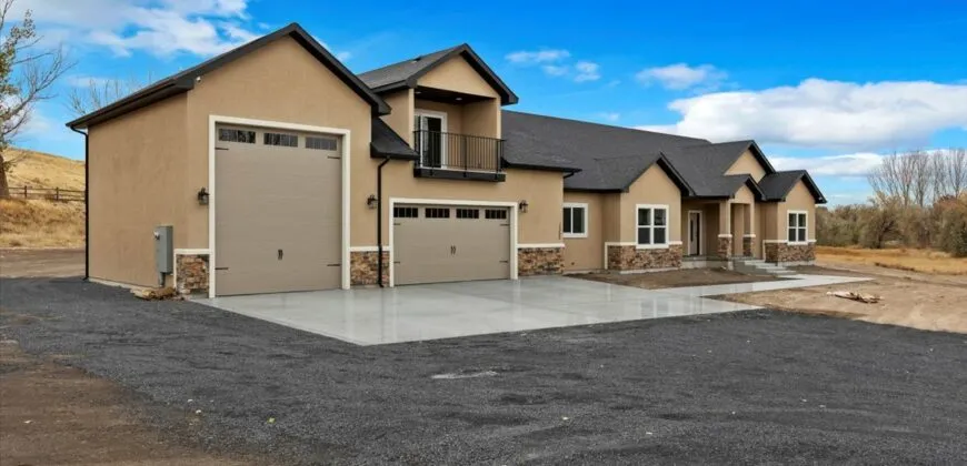 1353 Riverside Dr, Buhl ID