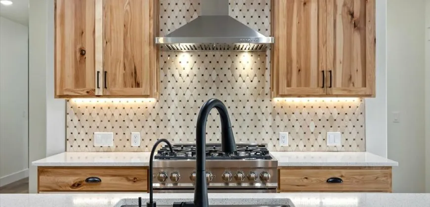 1353 Riverside Dr, Buhl ID