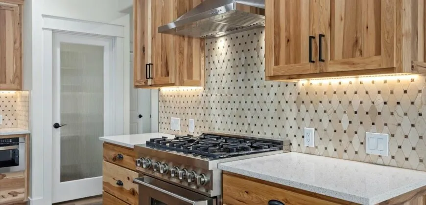 1353 Riverside Dr, Buhl ID