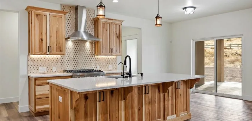 1353 Riverside Dr, Buhl ID