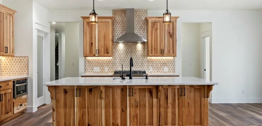 1353 Riverside Dr, Buhl ID