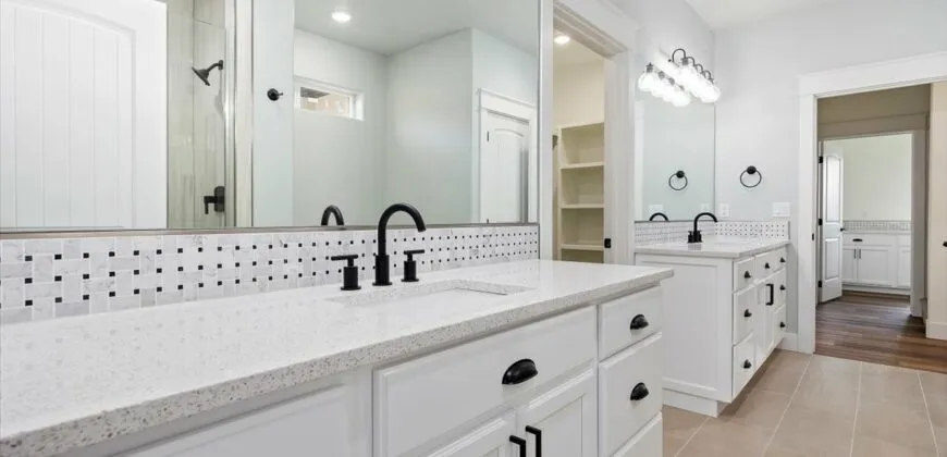 1353 Riverside Dr, Buhl ID