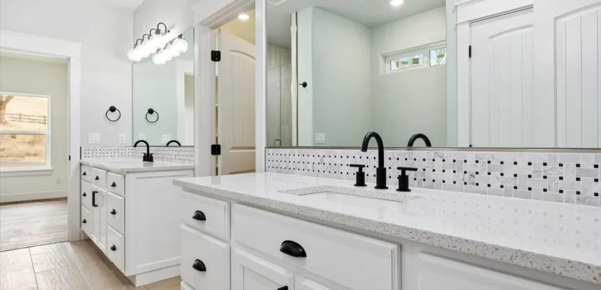 1353 Riverside Dr, Buhl ID