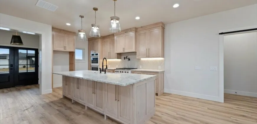 689 Canyon Crest Drive W, Twin Falls ID