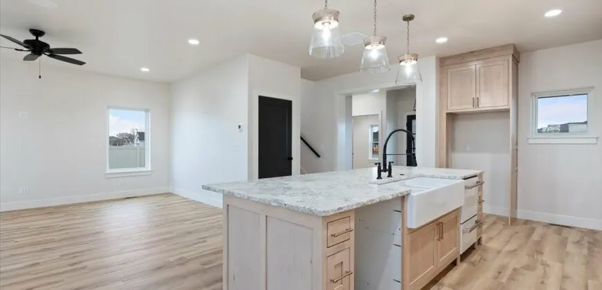 689 Canyon Crest Drive W, Twin Falls ID