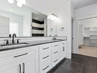 30-Master Bathroom