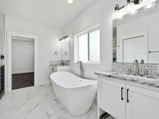 28-Master Bath