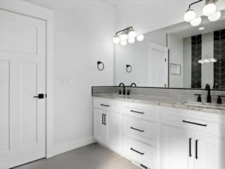33-Master Bath