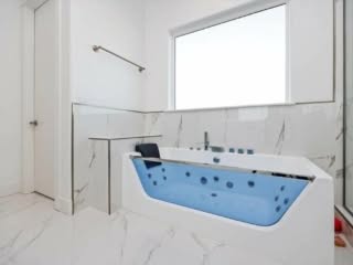 35-Master Bath