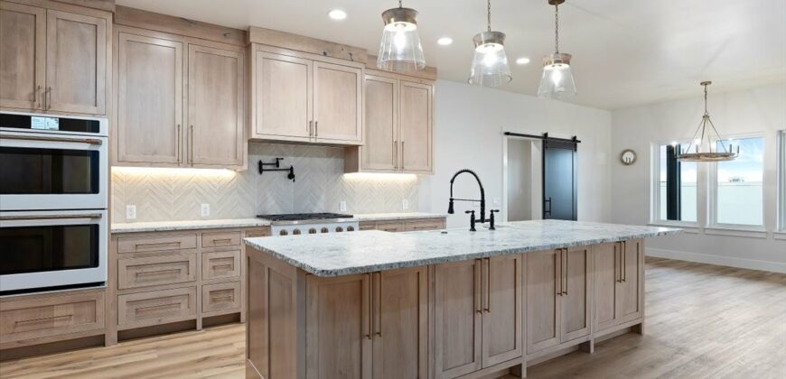 689 Canyon Crest Drive W, Twin Falls ID